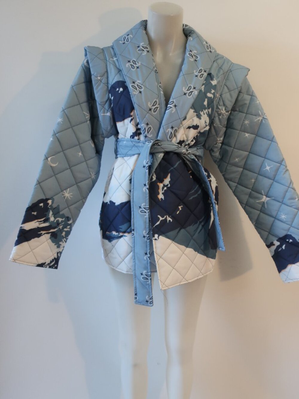 NWT Tina Demel Blue Bandana Reversible Quilt Belted Jacket/Vest M